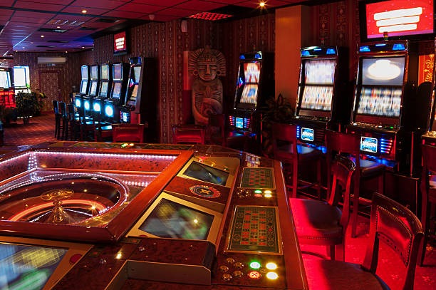 btv4d platform interface showing sportsbook, live-dealer, and slot game categories